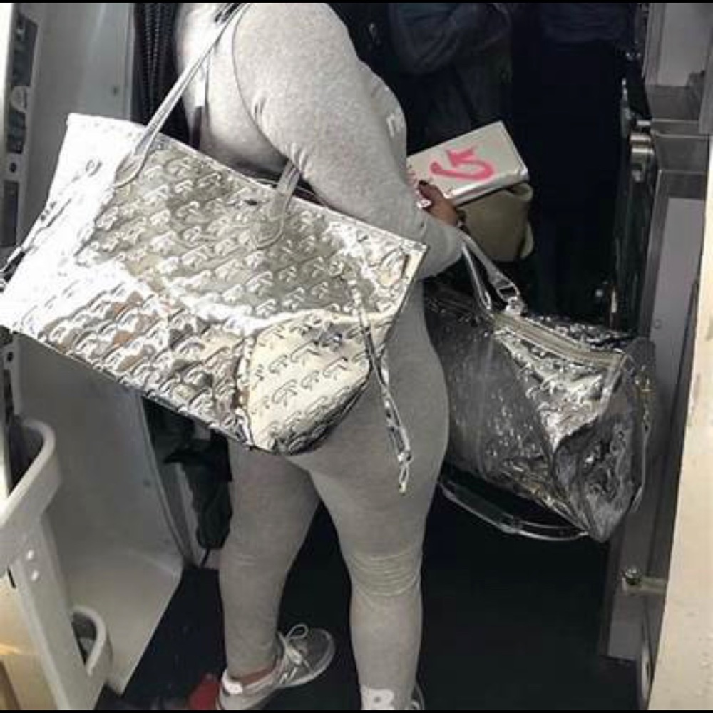 Glamaholic metallic silver travel set